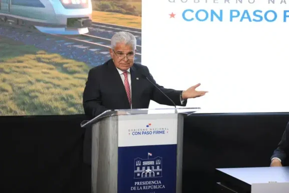 Tren Panamá-David-Frontera